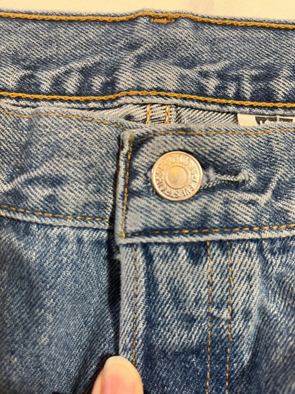 Levi's 550 Relaxed Fit Jeans - Size 36x30 - Picture 2 of 7